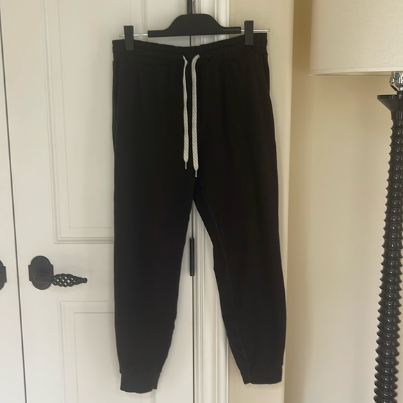 Vuori Performance Jogger - Picture 1 of 5